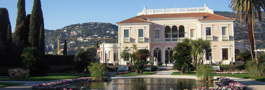 photo d'une villa avec piscine dans le sud est de la france